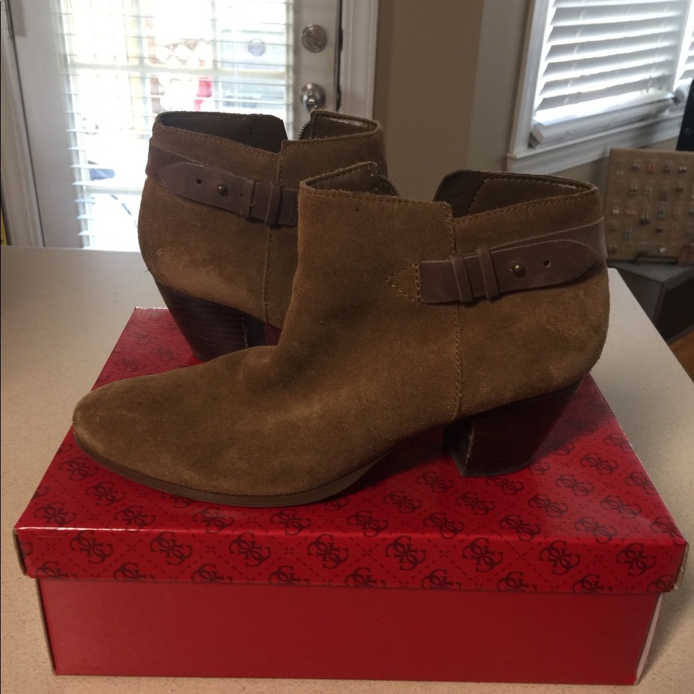 Guess boots